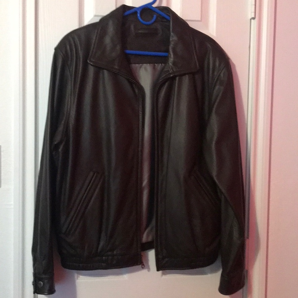 Men's leather bomber jacket